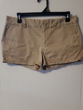 Old Navy Khaki Women's Shorts Size 6